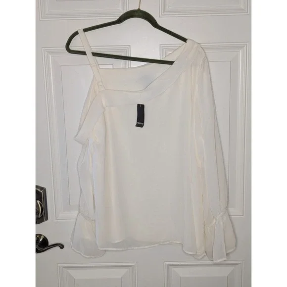 Torrid Asymetrical Top Blouse 'Winter White' Ivory Cream L/S Womens 2X NWT - Picture 7 of 10